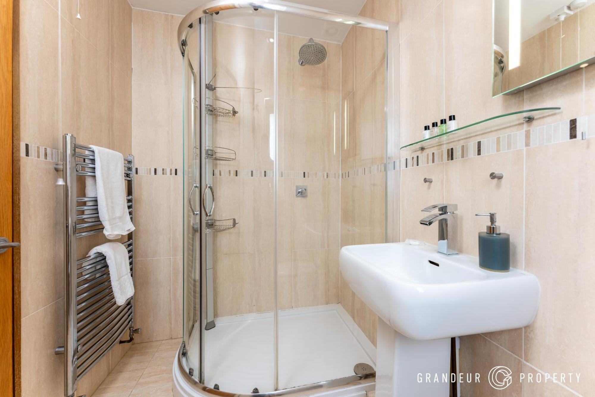 Bracken Bliss By Grandeur Property Ferndown Bagian luar foto