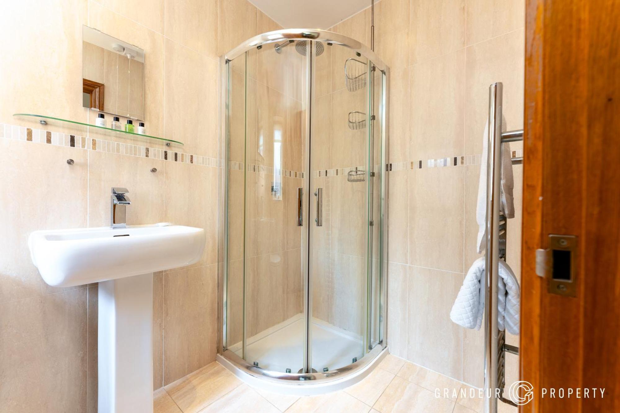Bracken Bliss By Grandeur Property Ferndown Bagian luar foto